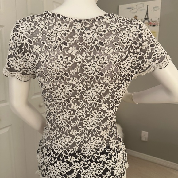 Gray & white lace snap up top size M- Kimchi Blue - Indonesia. - Picture 2 of 8